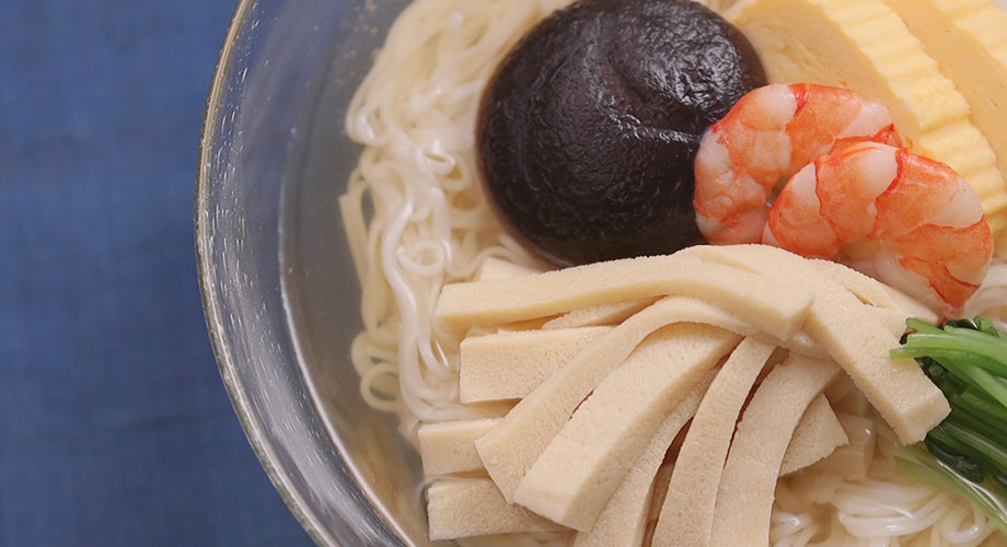 彩りそうめん こうや豆腐の含め煮のせ